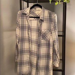 Aritzia TNA long plaid shirt